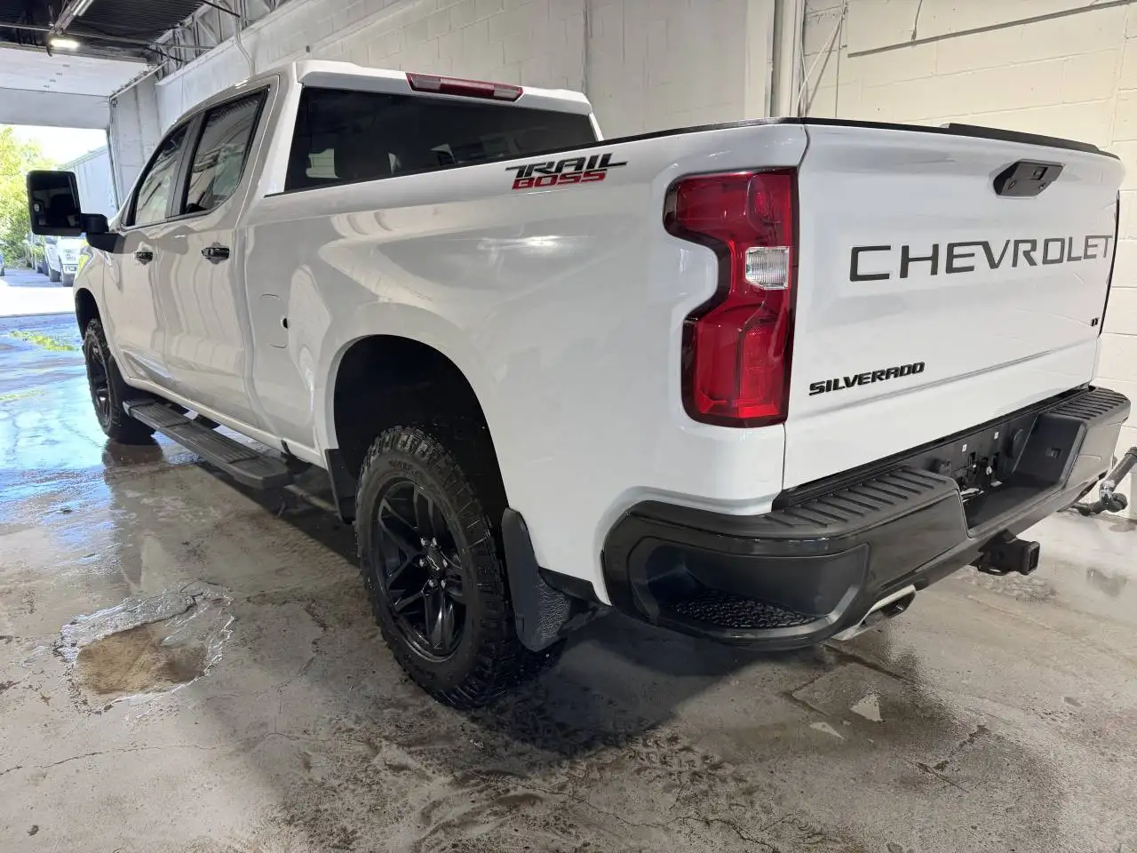 Chevrolet Silverado 1500 - Image 6