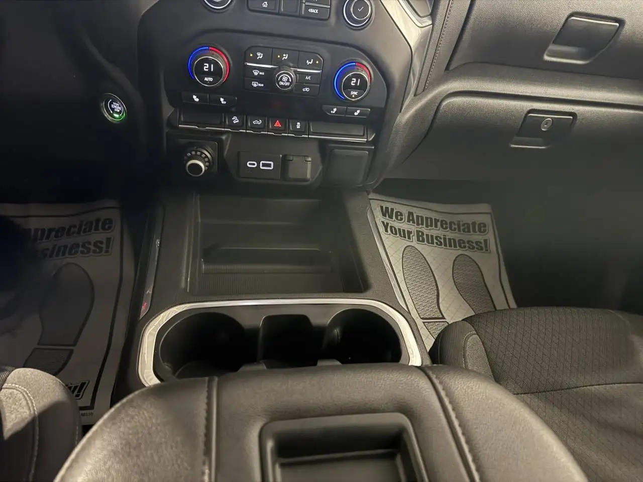 Chevrolet Silverado 1500 - Image 12