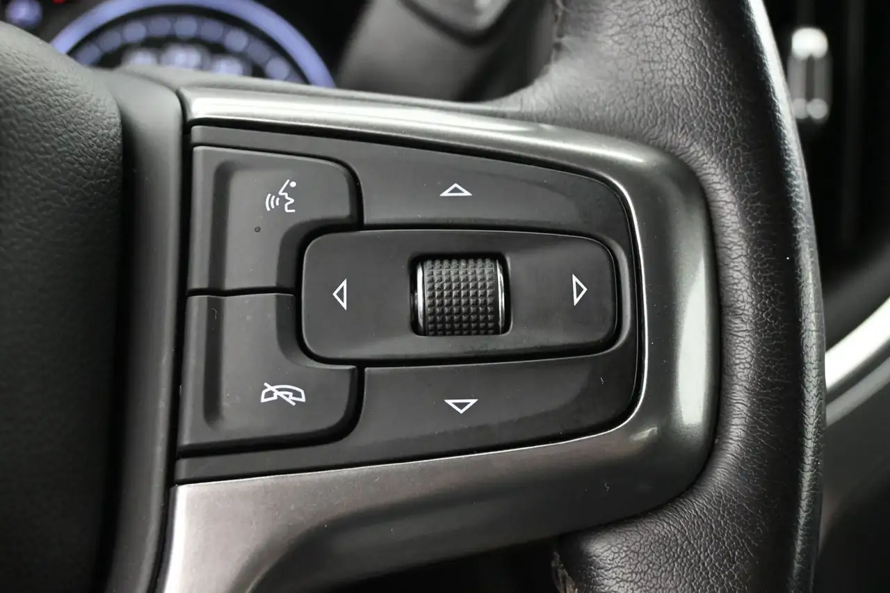 Chevrolet Silverado 1500 - Image 14