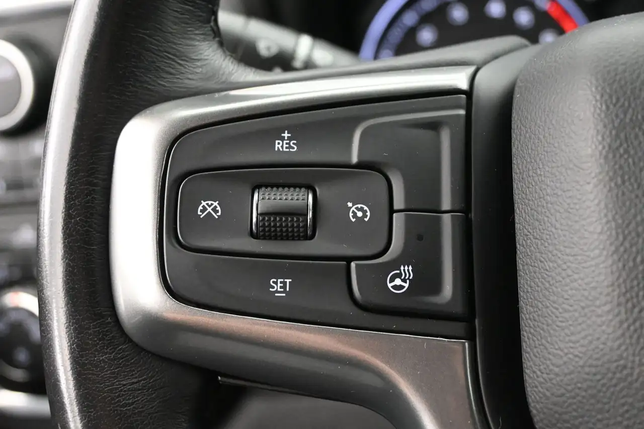 Chevrolet Silverado 1500 - Image 8