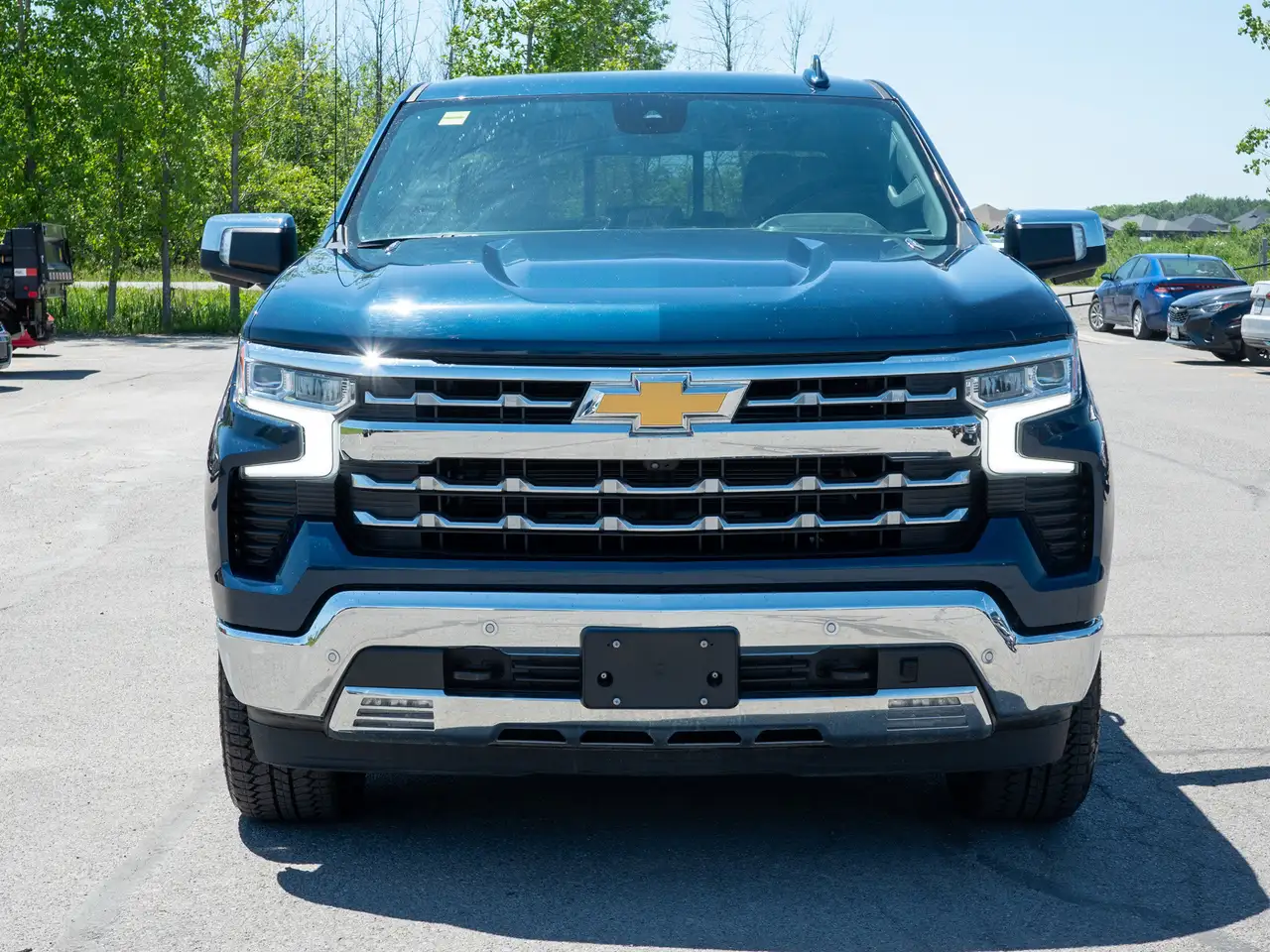 Chevrolet Silverado 1500 - Image 3