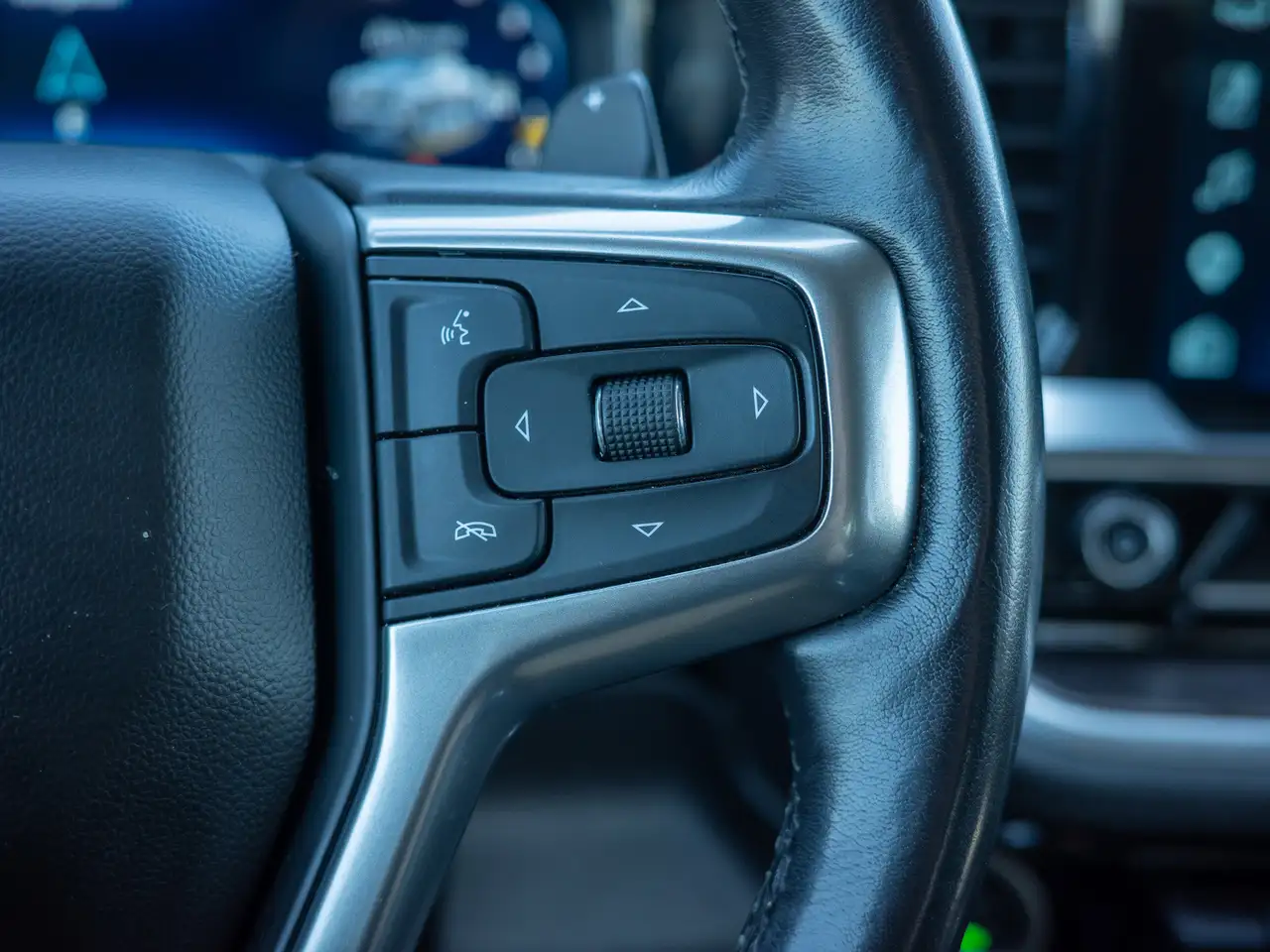 Chevrolet Silverado 1500 - Image 24