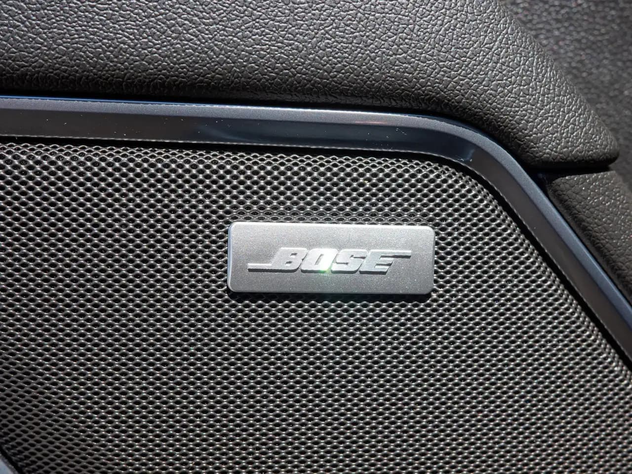 Chevrolet Silverado 1500 - Image 30