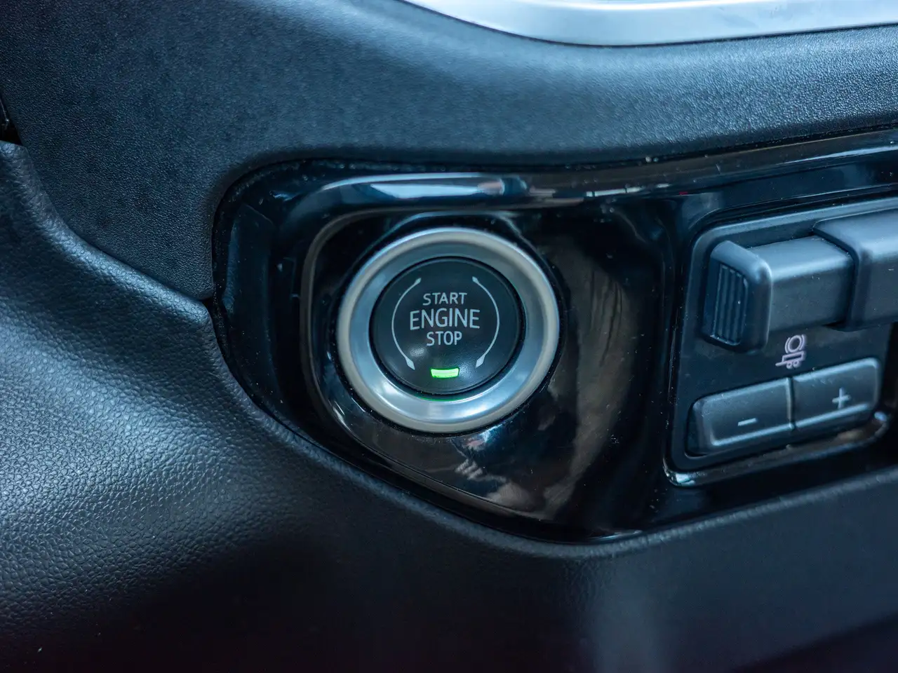Chevrolet Silverado 1500 - Image 26