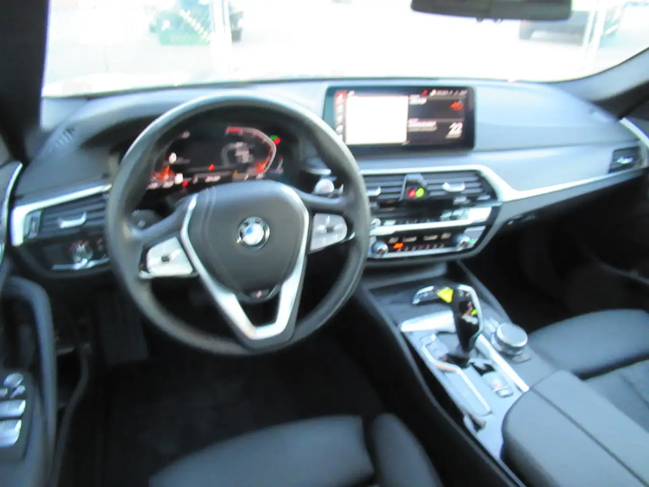 BMW 5 Series - Image 16