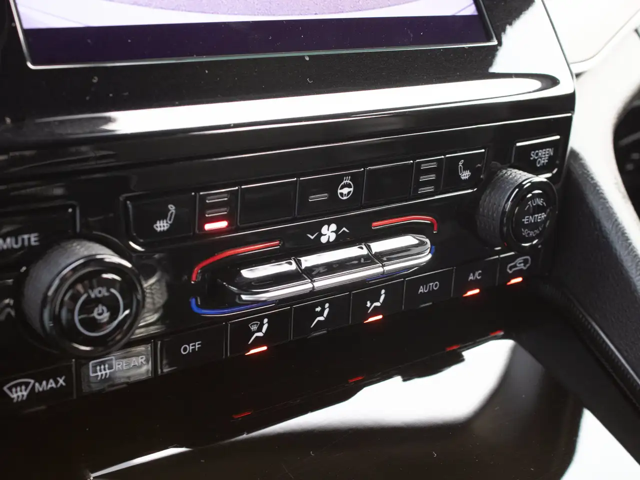Jeep Grand Cherokee - Image 25