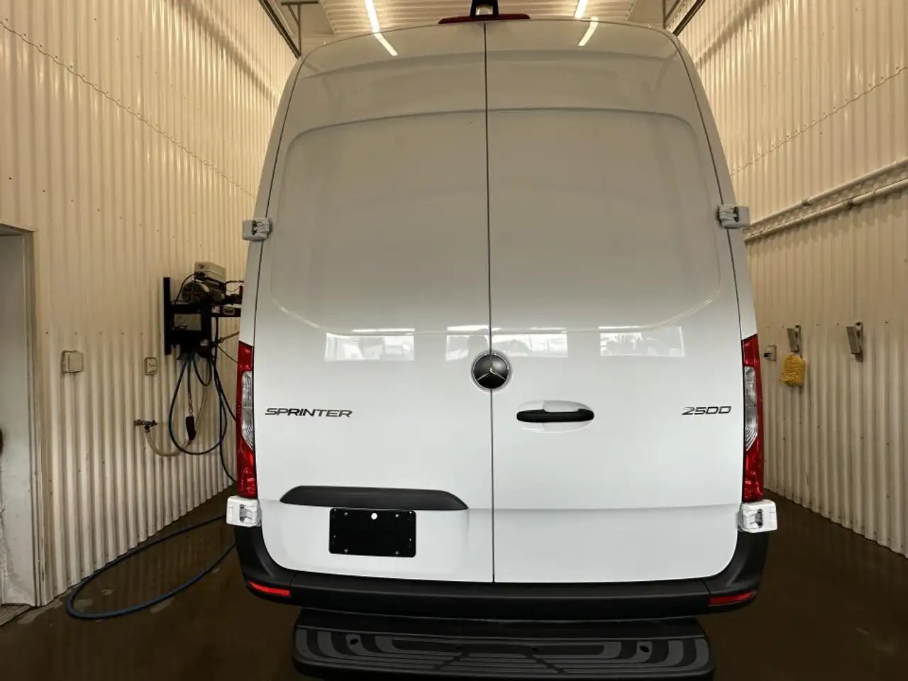 Mercedes-Benz Sprinter - Image 5