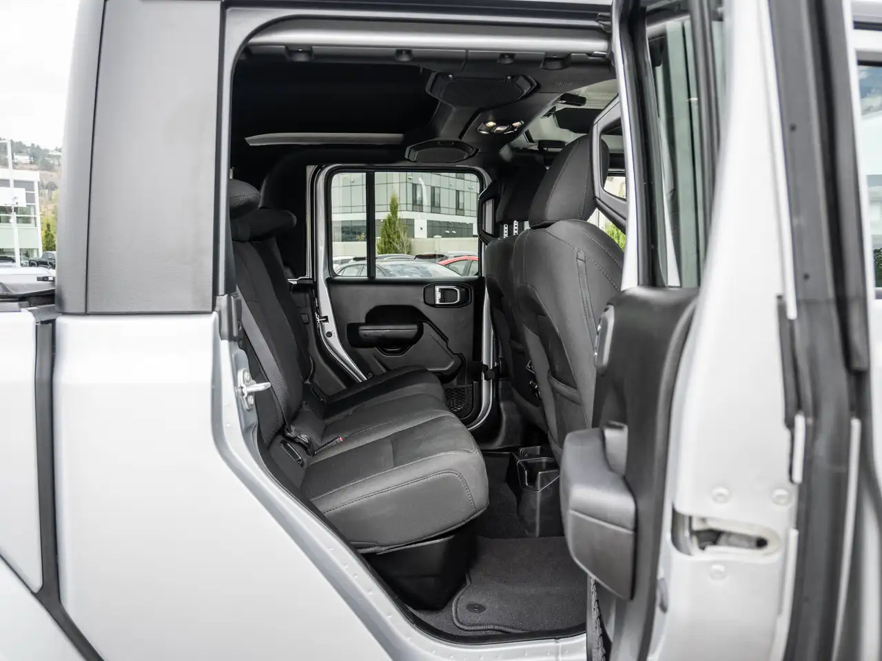Jeep Gladiator - Image 29