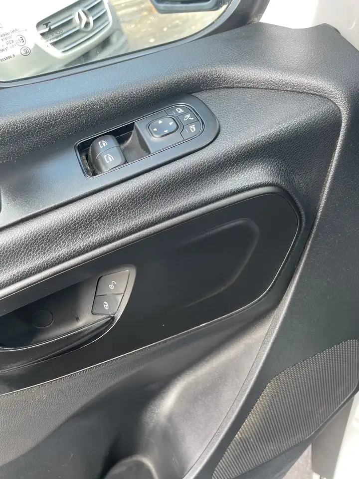 Mercedes-Benz Sprinter - Image 16