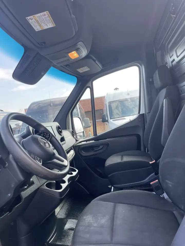 Mercedes-Benz Sprinter - Image 21
