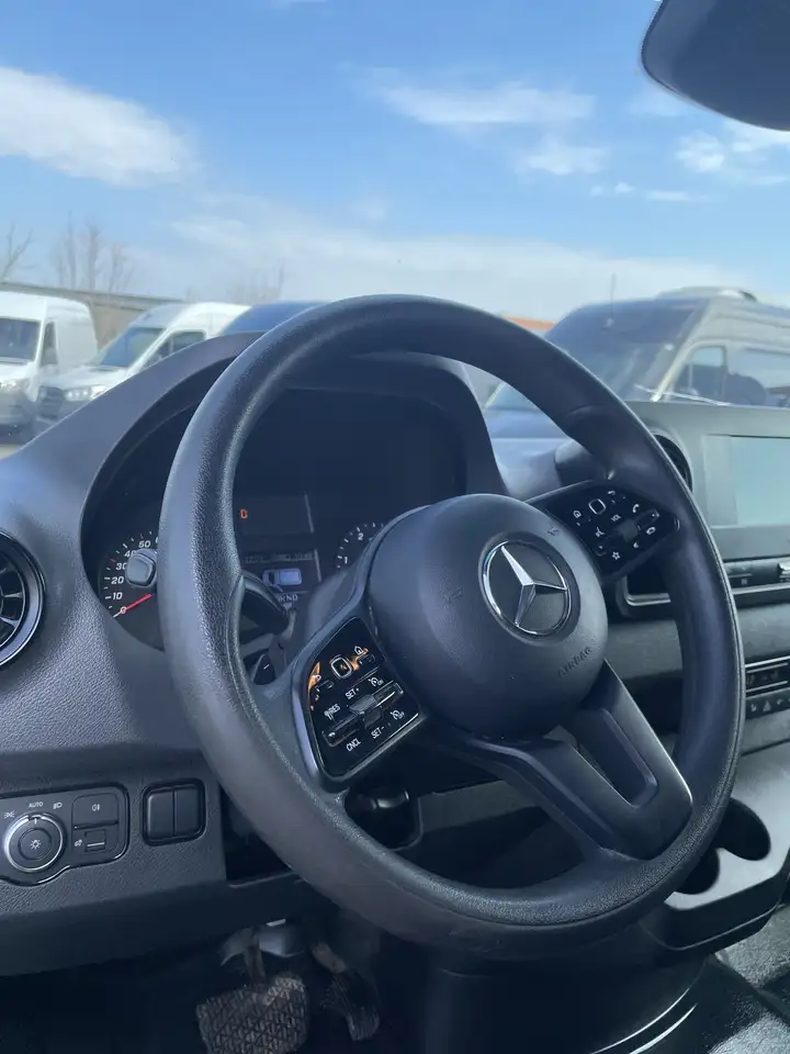 Mercedes-Benz Sprinter - Image 19