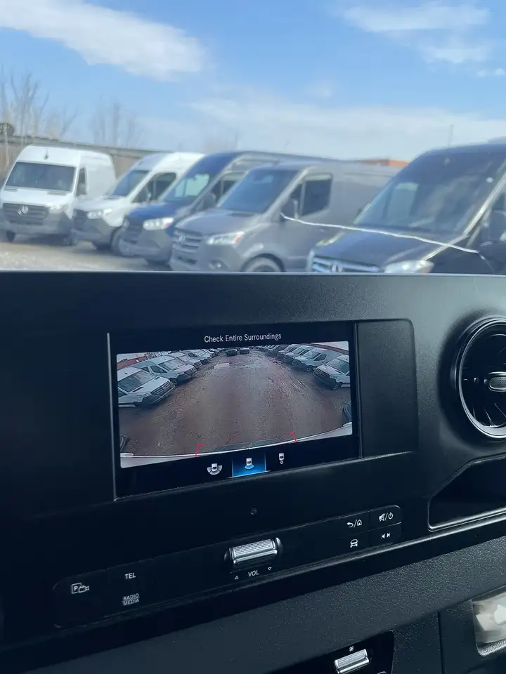 Mercedes-Benz Sprinter - Image 18