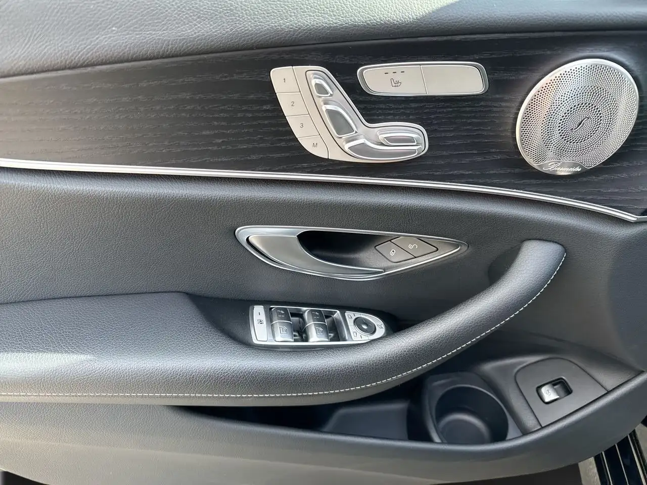 Mercedes-Benz E-Class - Image 16