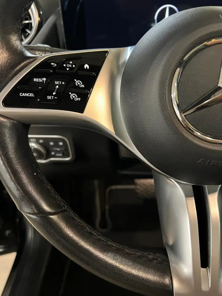 Mercedes-Benz GLA - Image 21