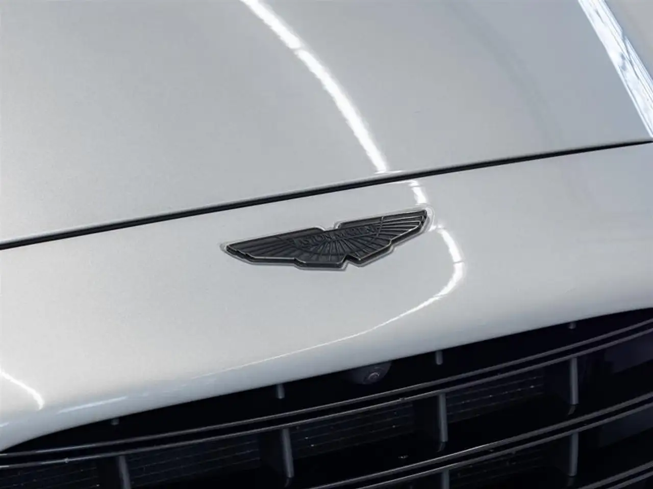 Aston Martin DBX - Image 43