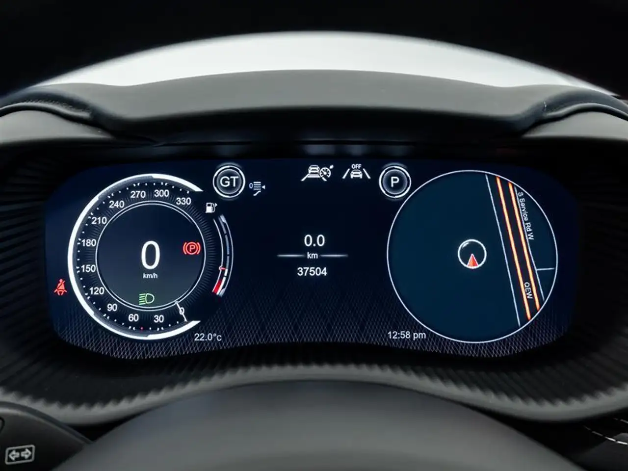 Aston Martin DBX - Image 17
