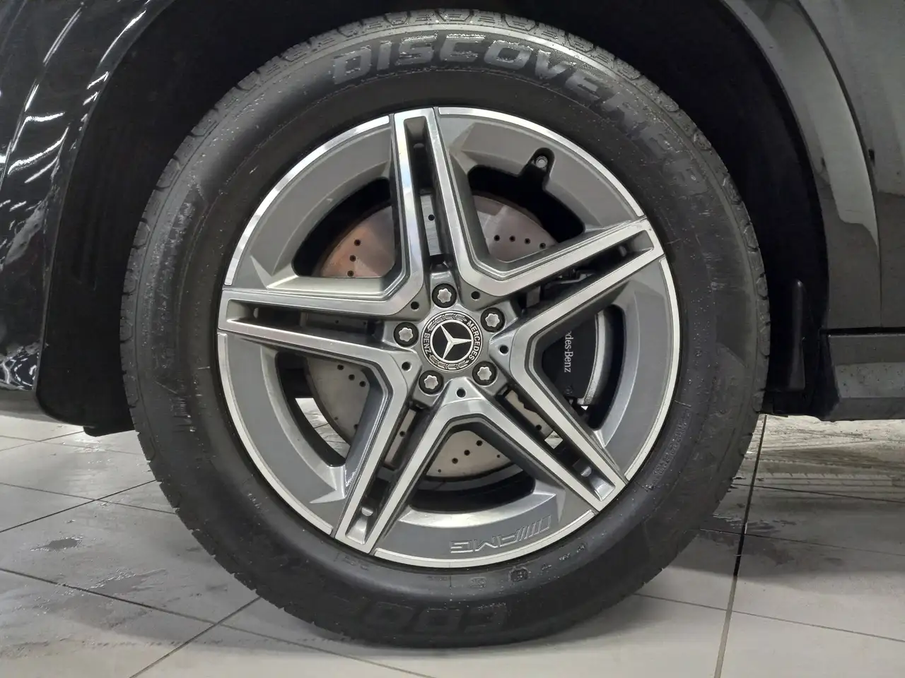 Mercedes-Benz GLE - Image 17