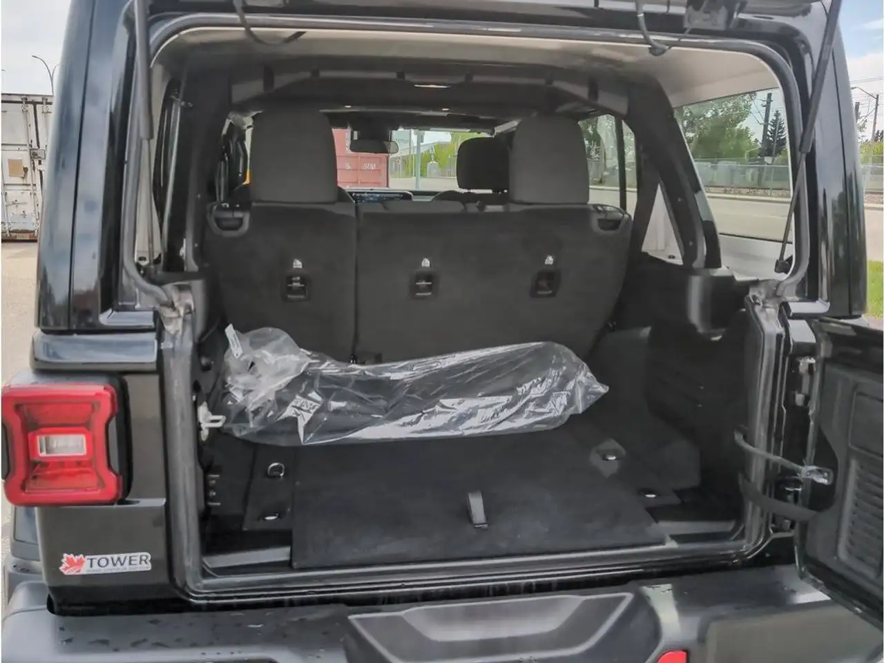 Jeep Wrangler - Image 14