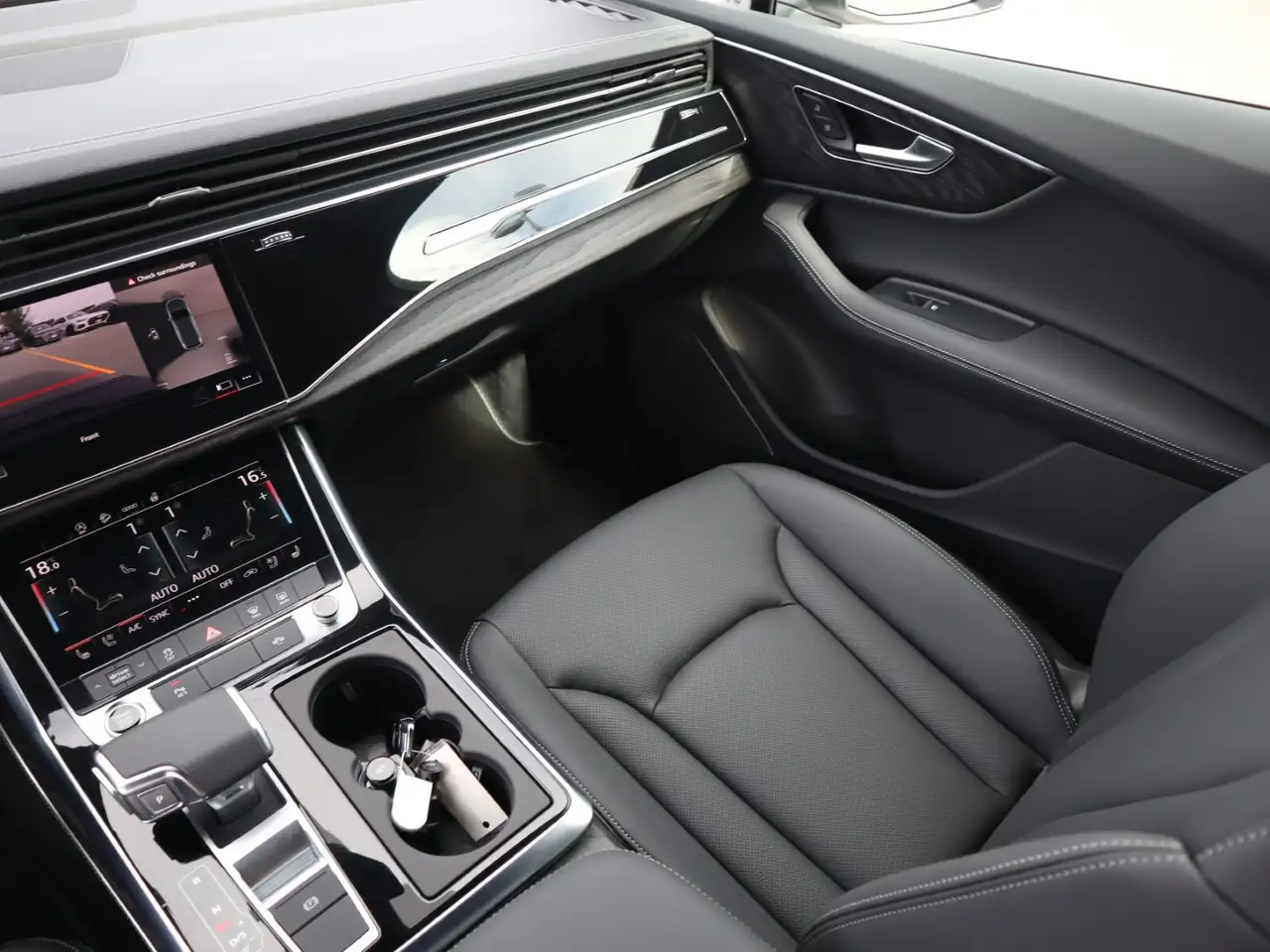 Audi Q7 - Image 13