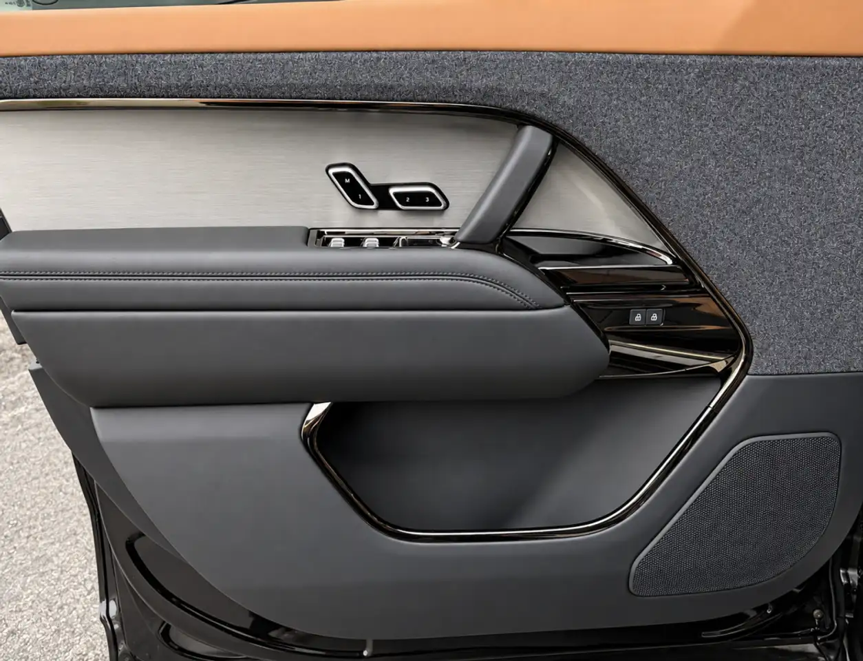 Land Rover Range Rover Sport - Image 12