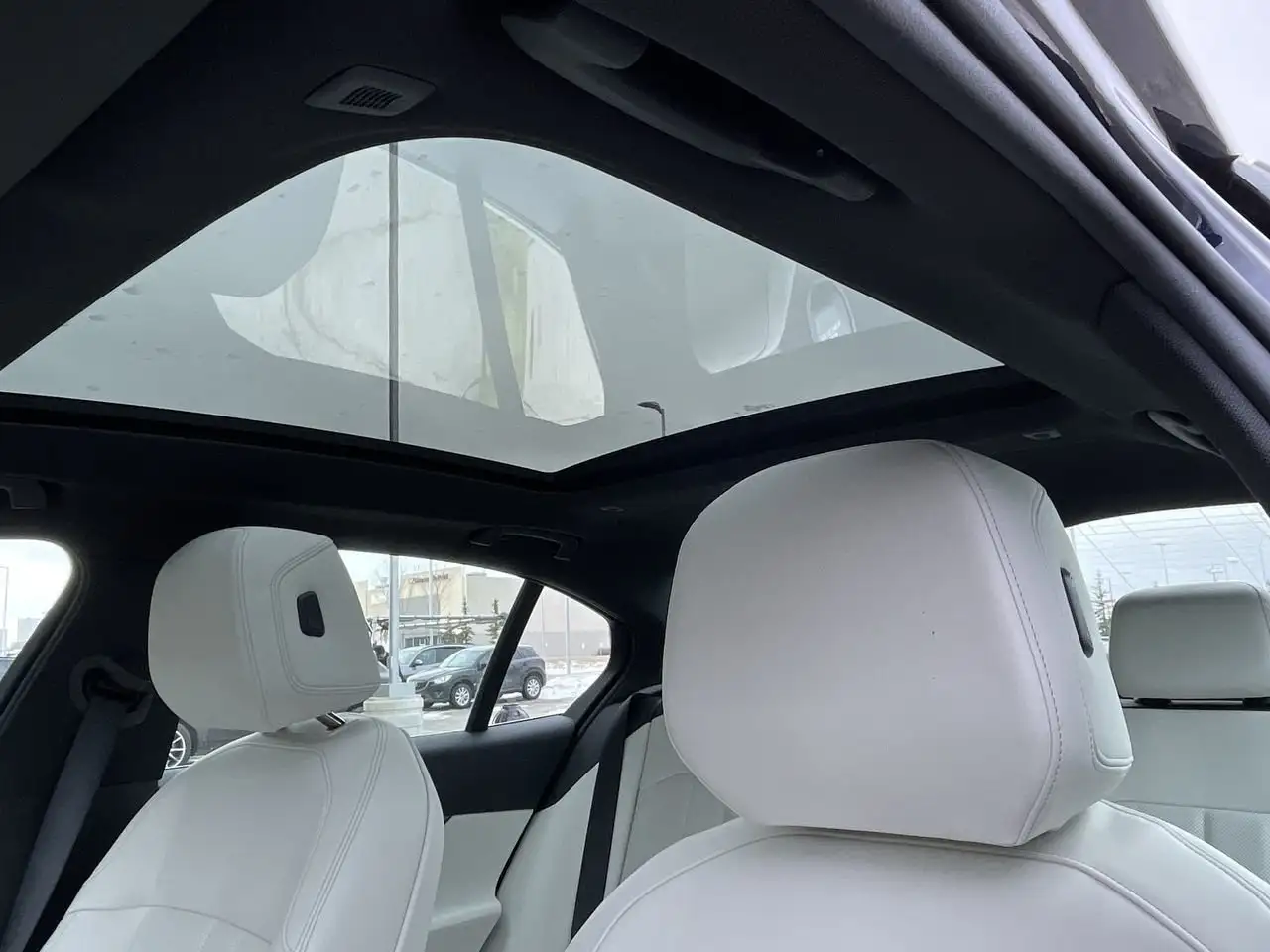 BMW 5 Series - Image 30