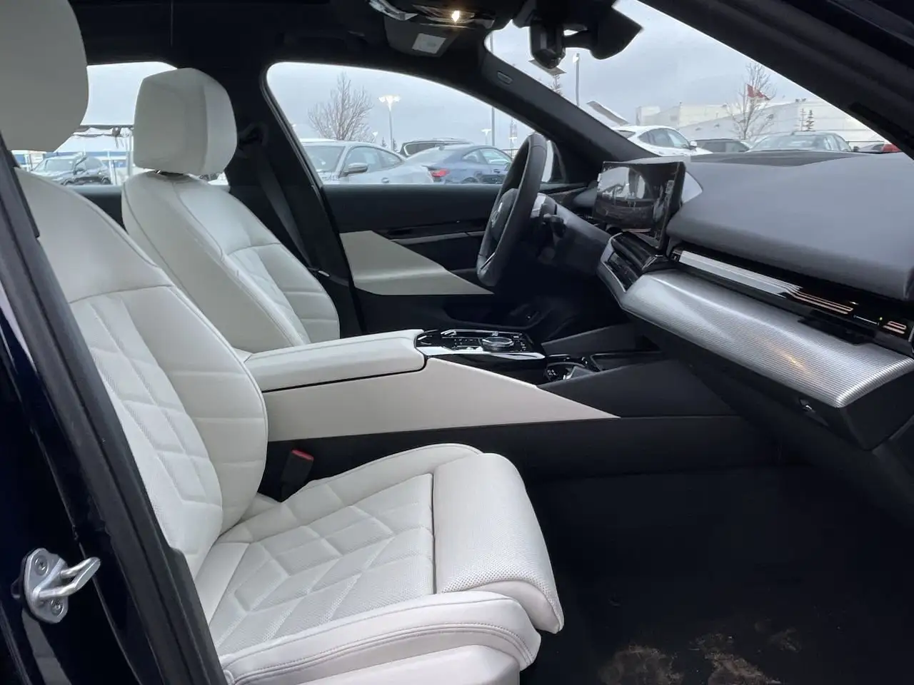 BMW 5 Series - Image 32