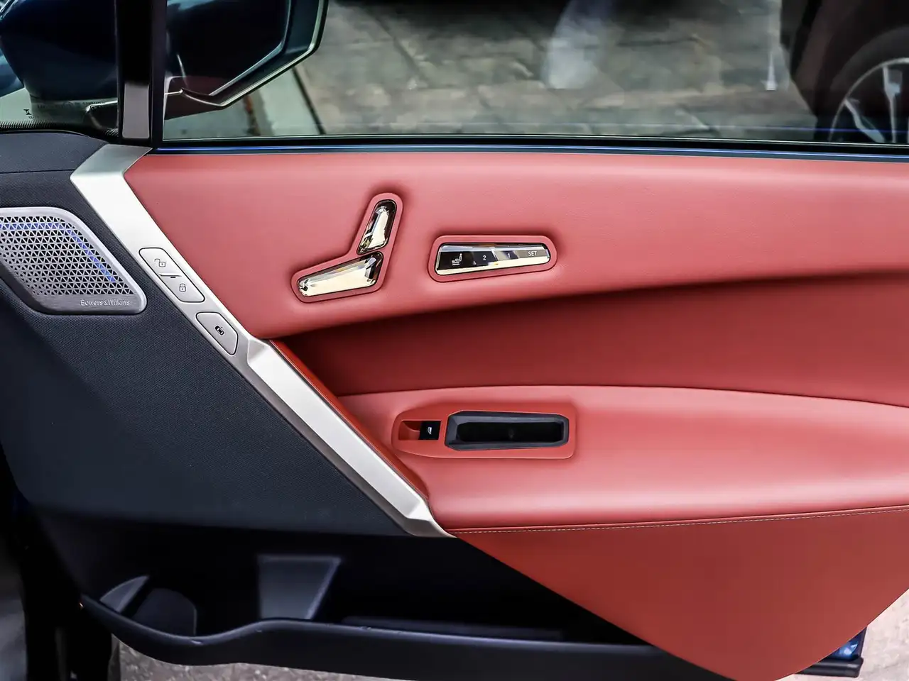 BMW iX - Image 13