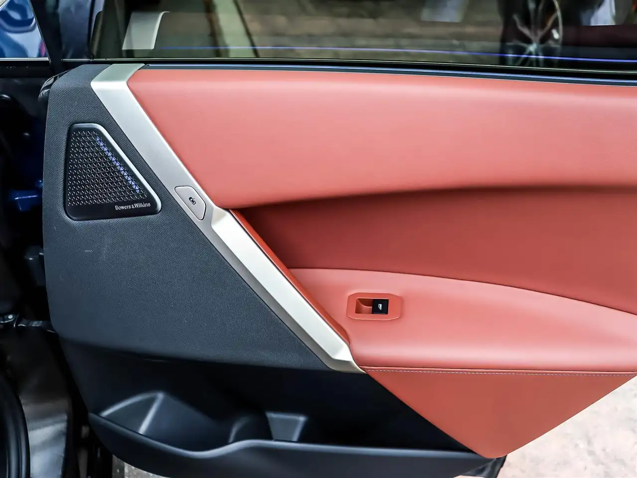BMW iX - Image 17