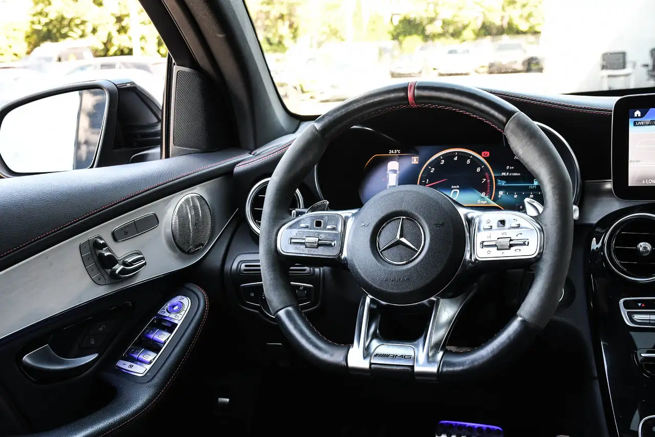Mercedes-Benz GLC - Image 25