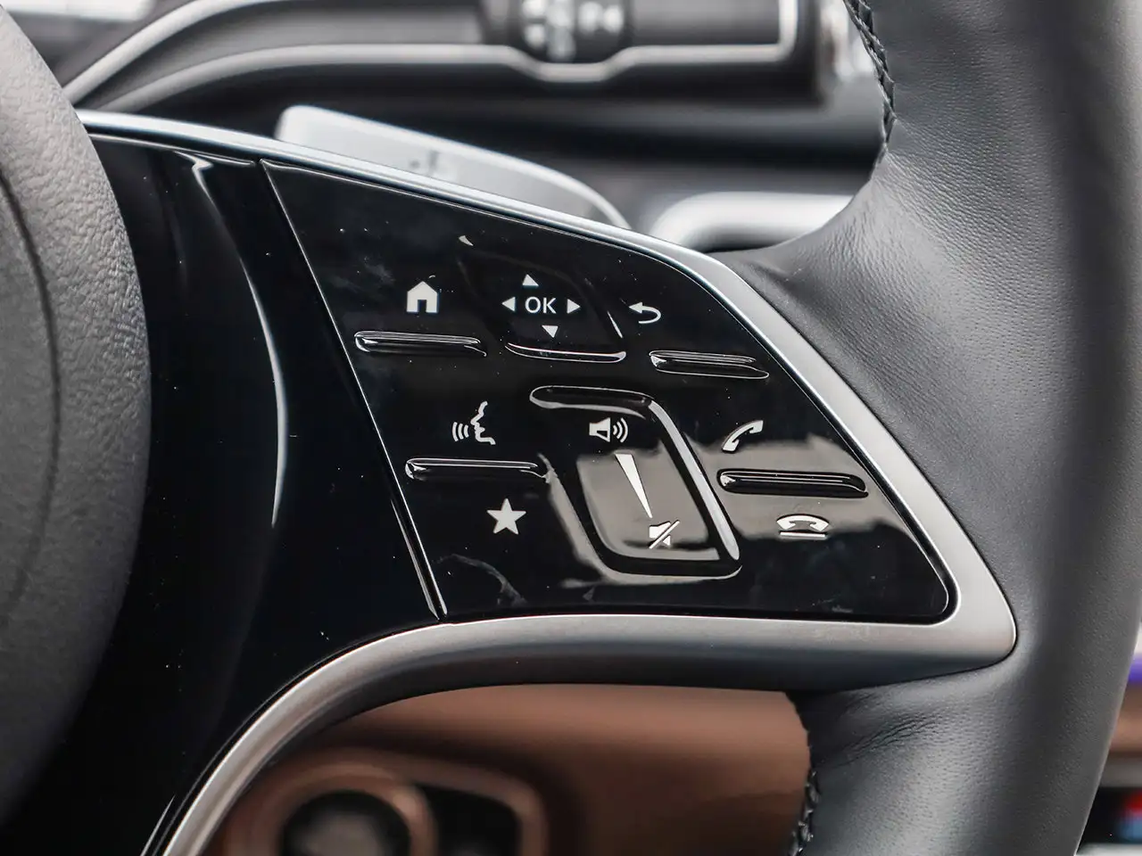 Mercedes-Benz GLE - Image 23