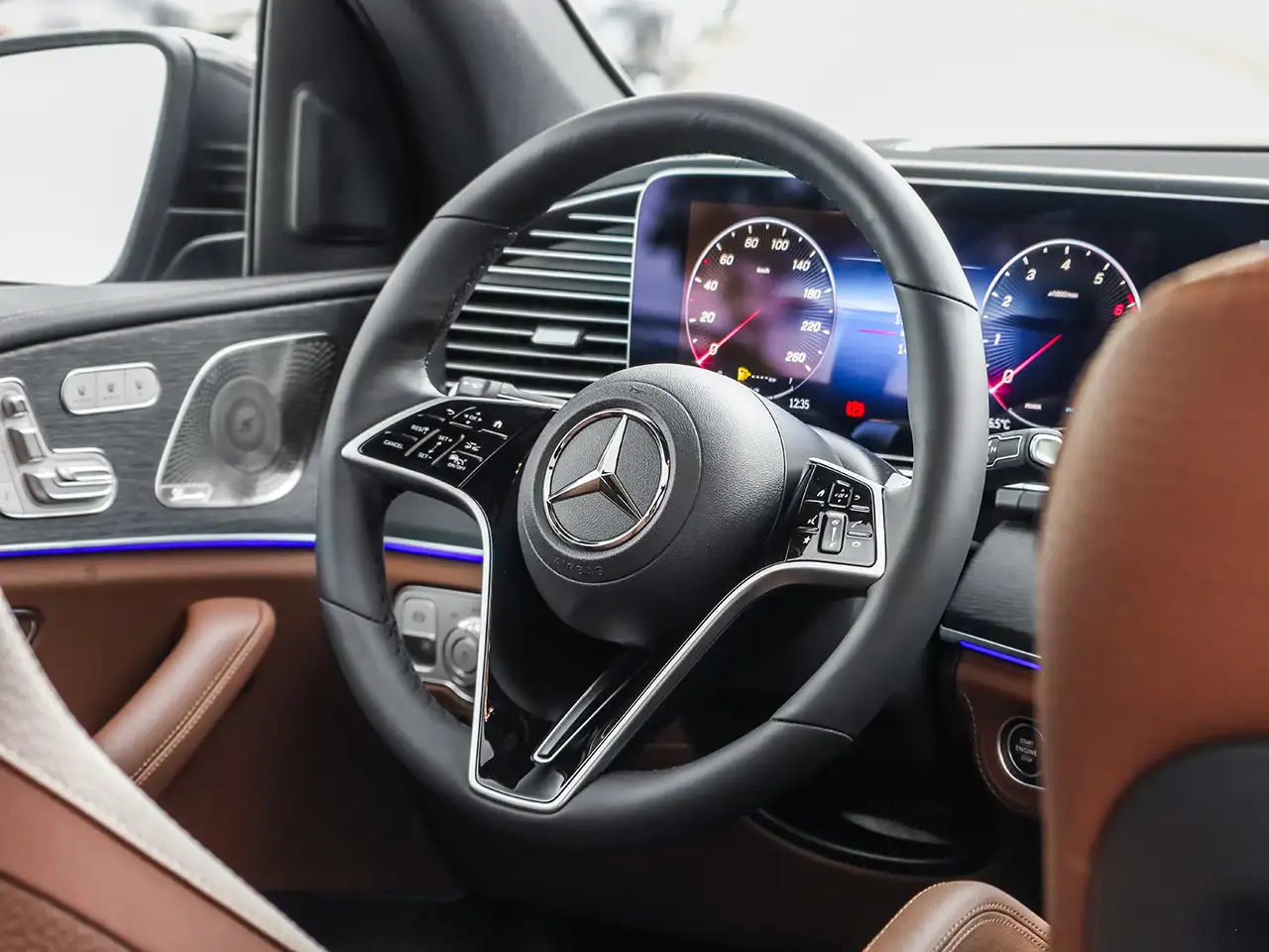 Mercedes-Benz GLE - Image 18