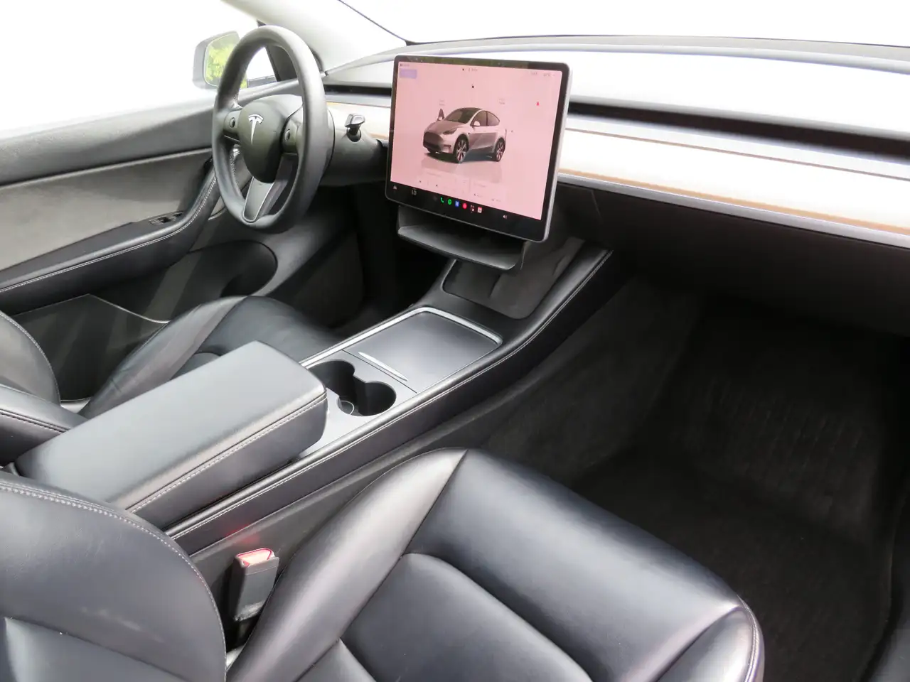 Tesla Model Y - Image 31