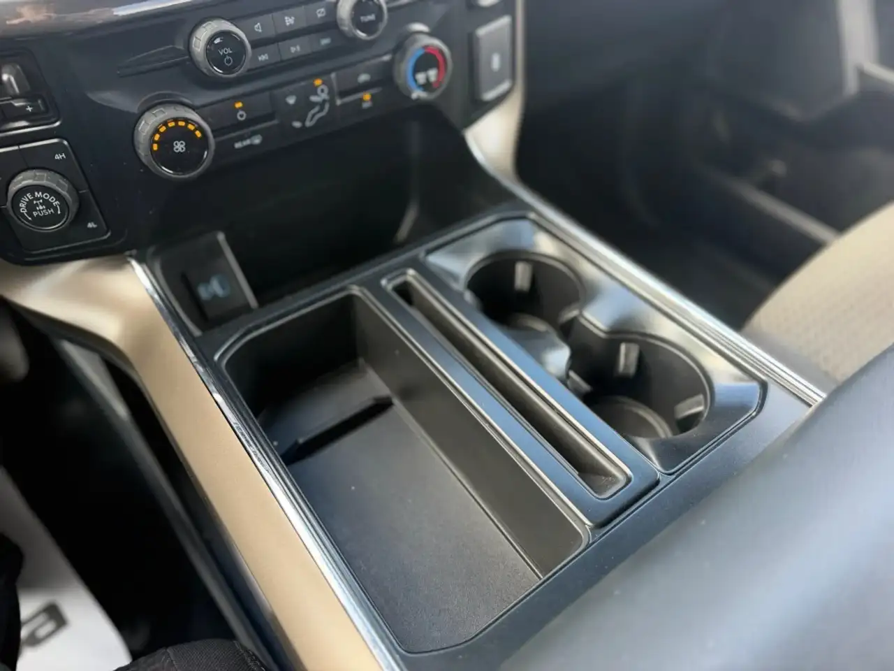 Ford F-150 - Image 20