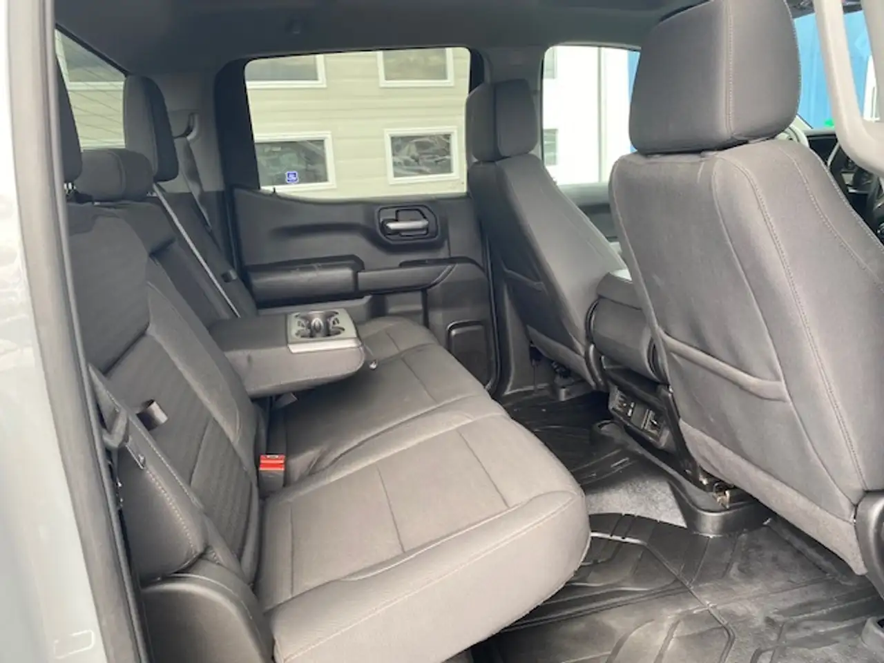 Chevrolet Silverado 1500 - Image 12