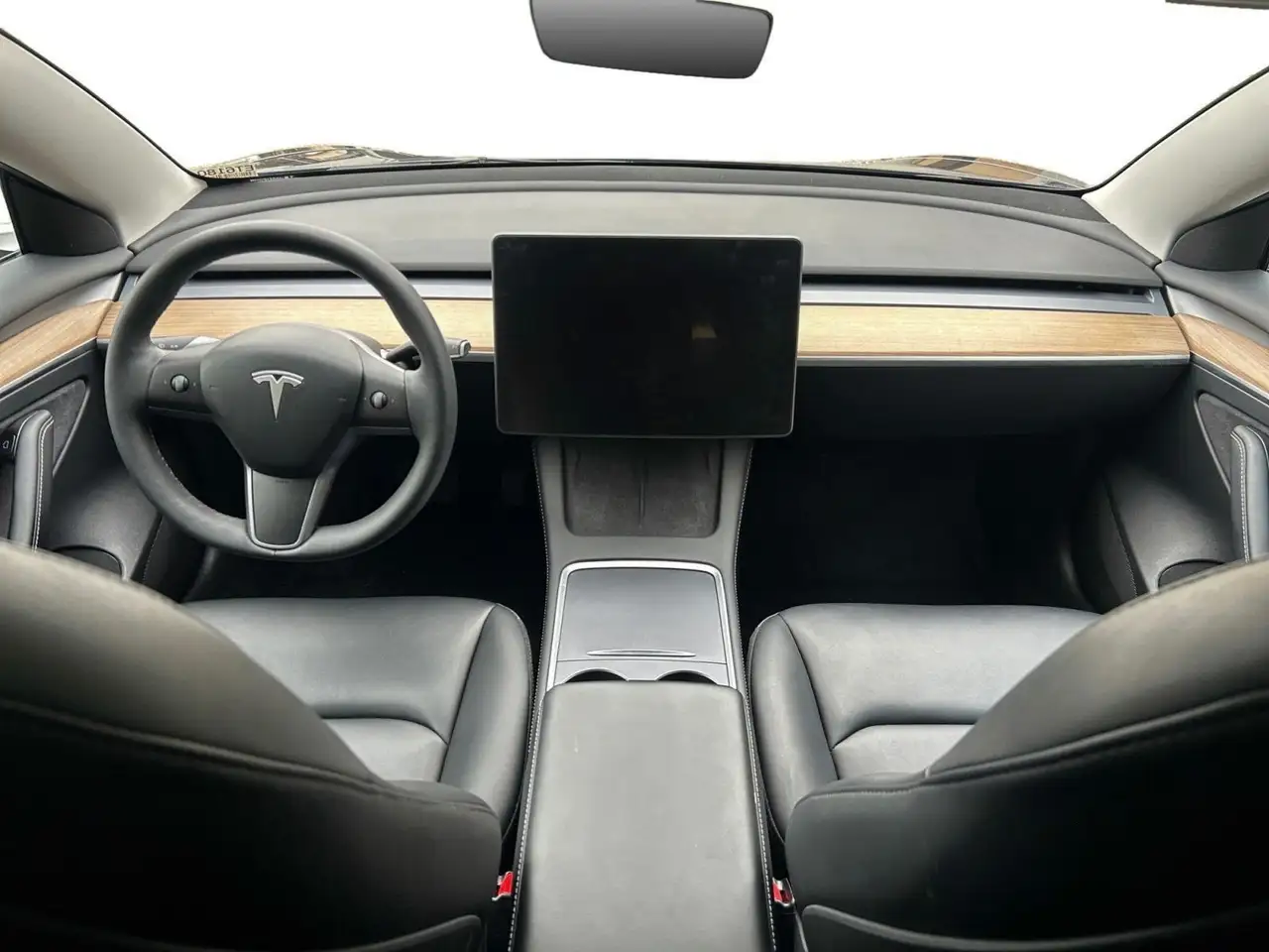 Tesla Model 3 - Image 27