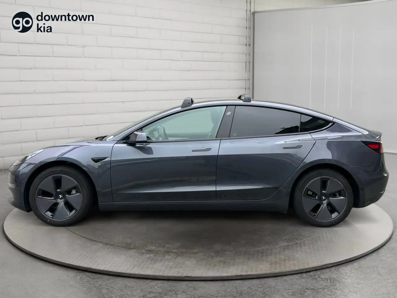Tesla Model 3 - Image 2