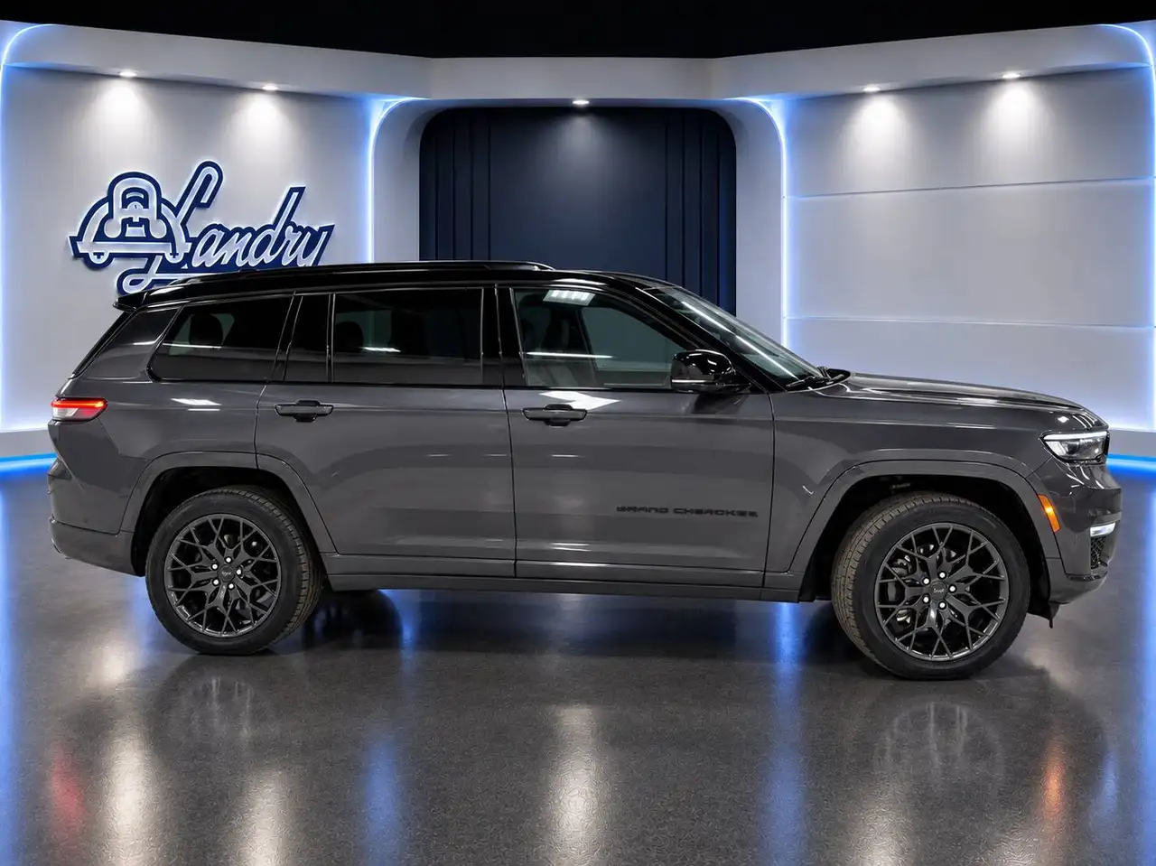 Jeep Grand Cherokee - Image 11