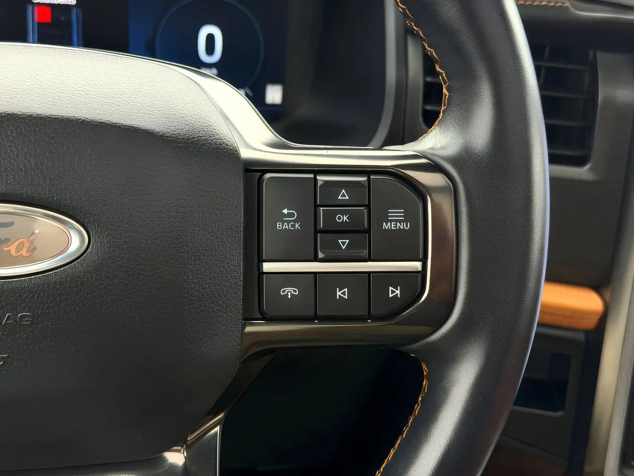 Ford Expedition - Image 33