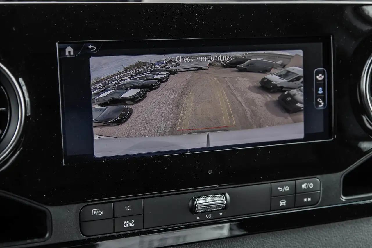 Mercedes-Benz Sprinter 2500 - Image 23
