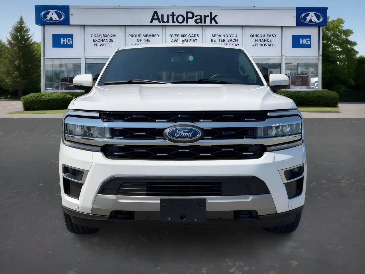 Ford Expedition - Image 8