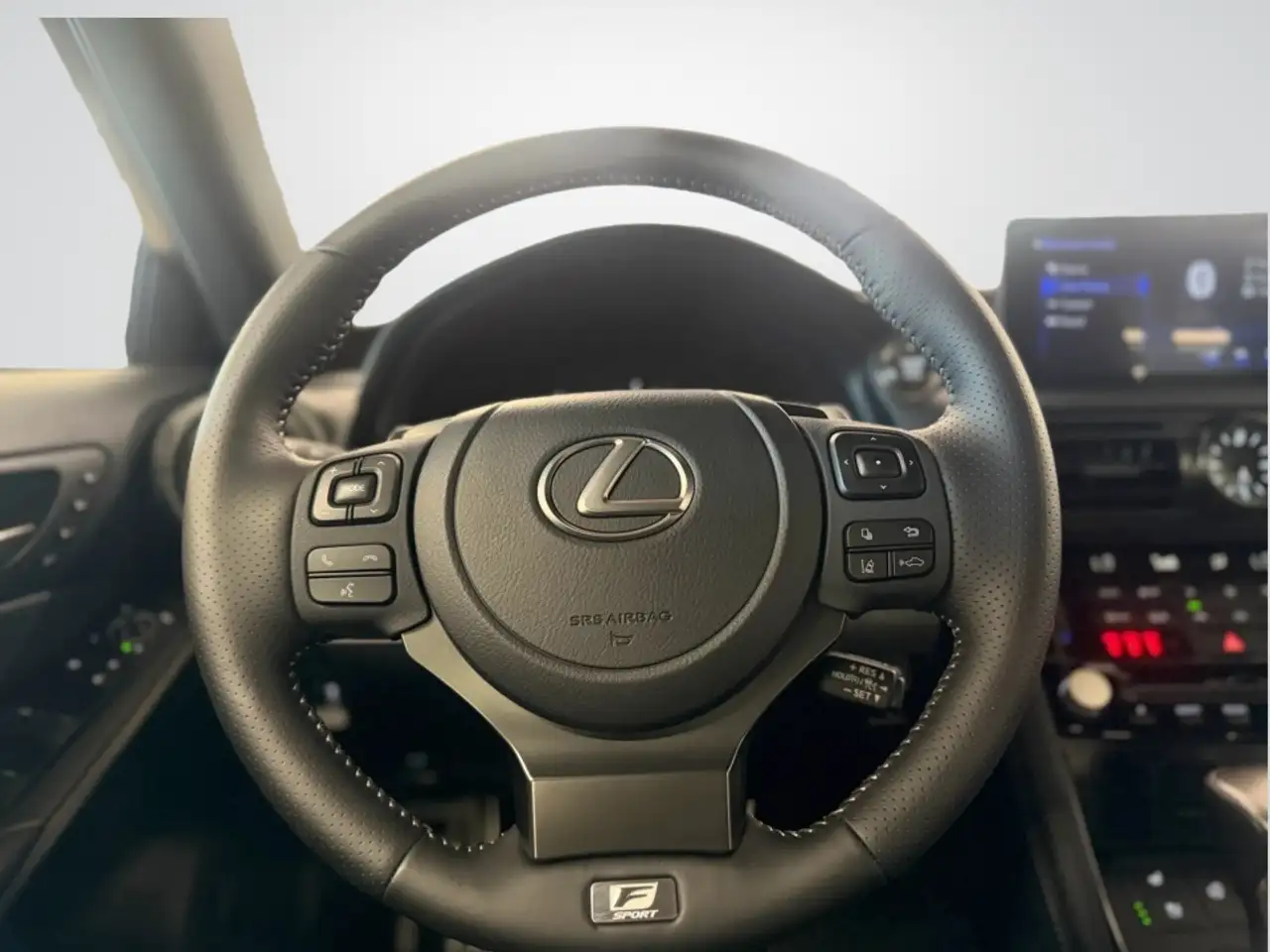 Lexus IS - Image 15