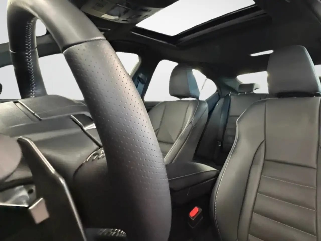 Lexus IS - Image 10