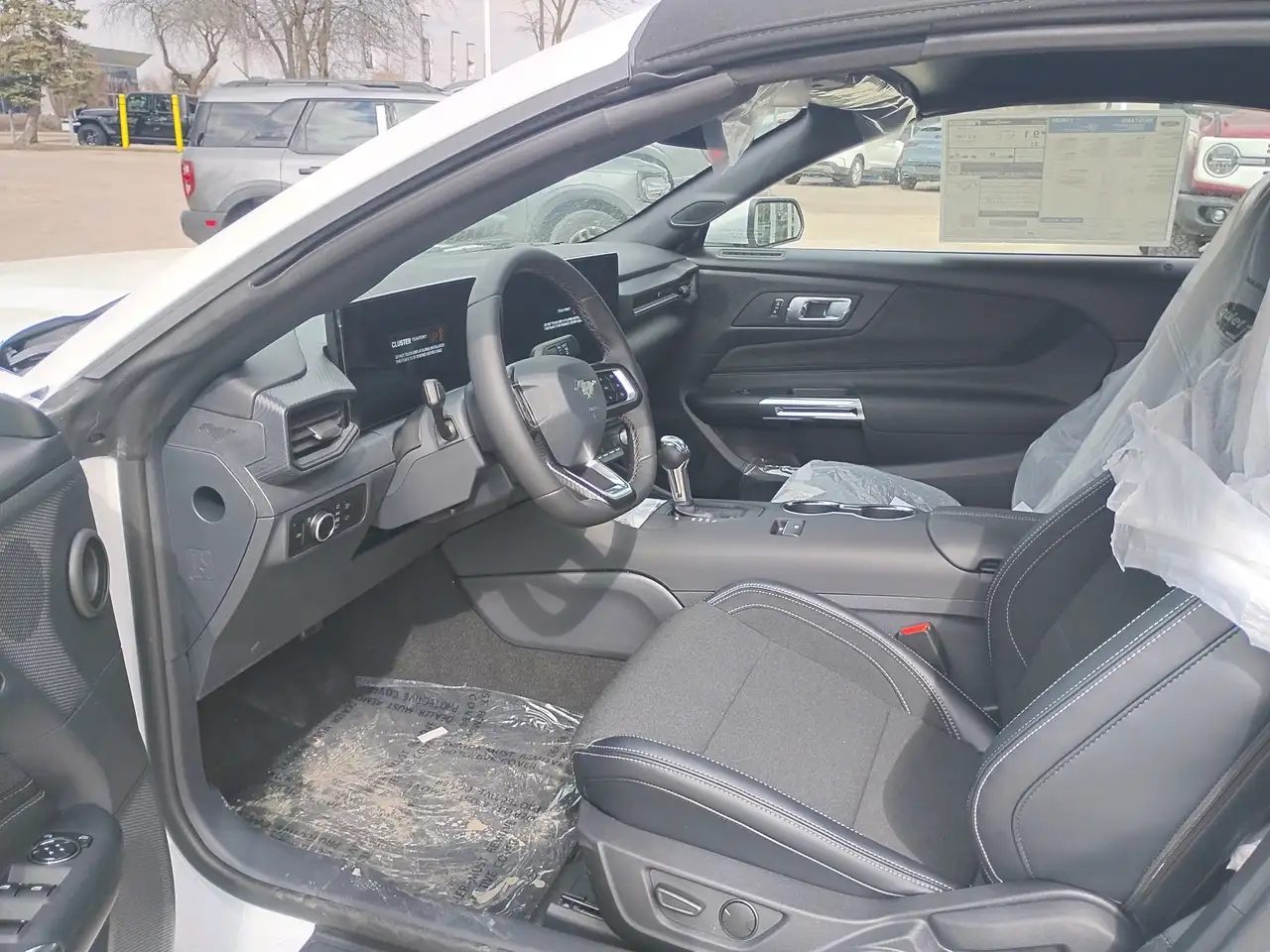 Ford Mustang - Image 6