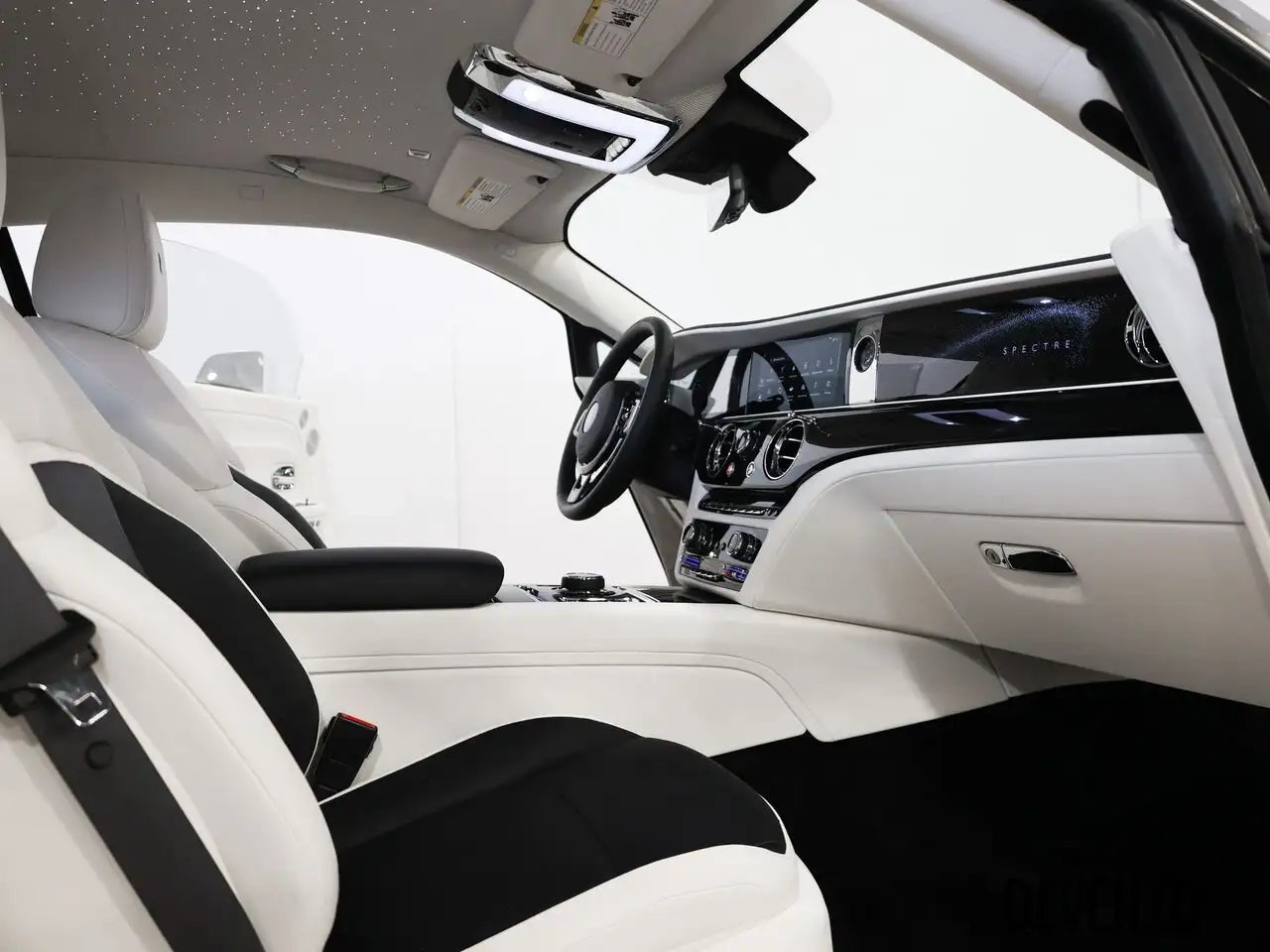 Rolls-Royce Spectre - Image 7