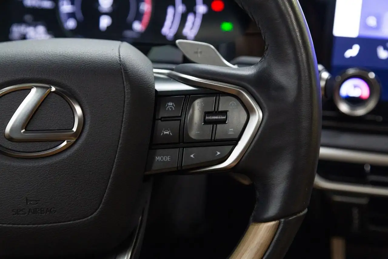 Lexus RX 350 - Image 16