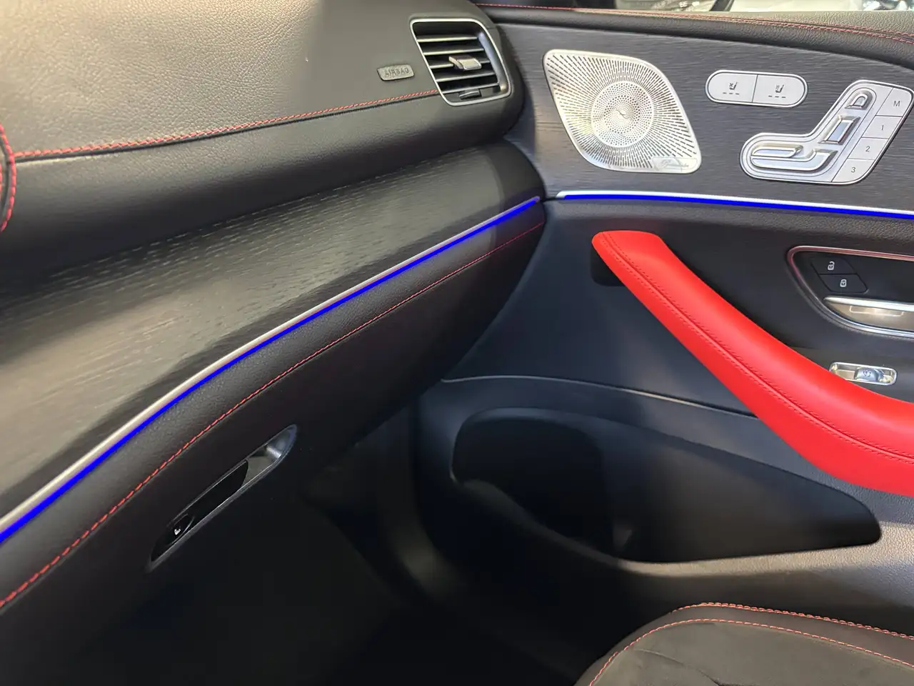 Mercedes-Benz GLE - Image 21