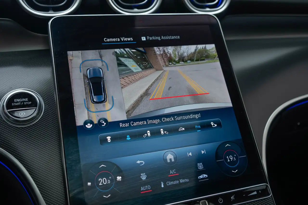 Mercedes-Benz GLC - Image 37