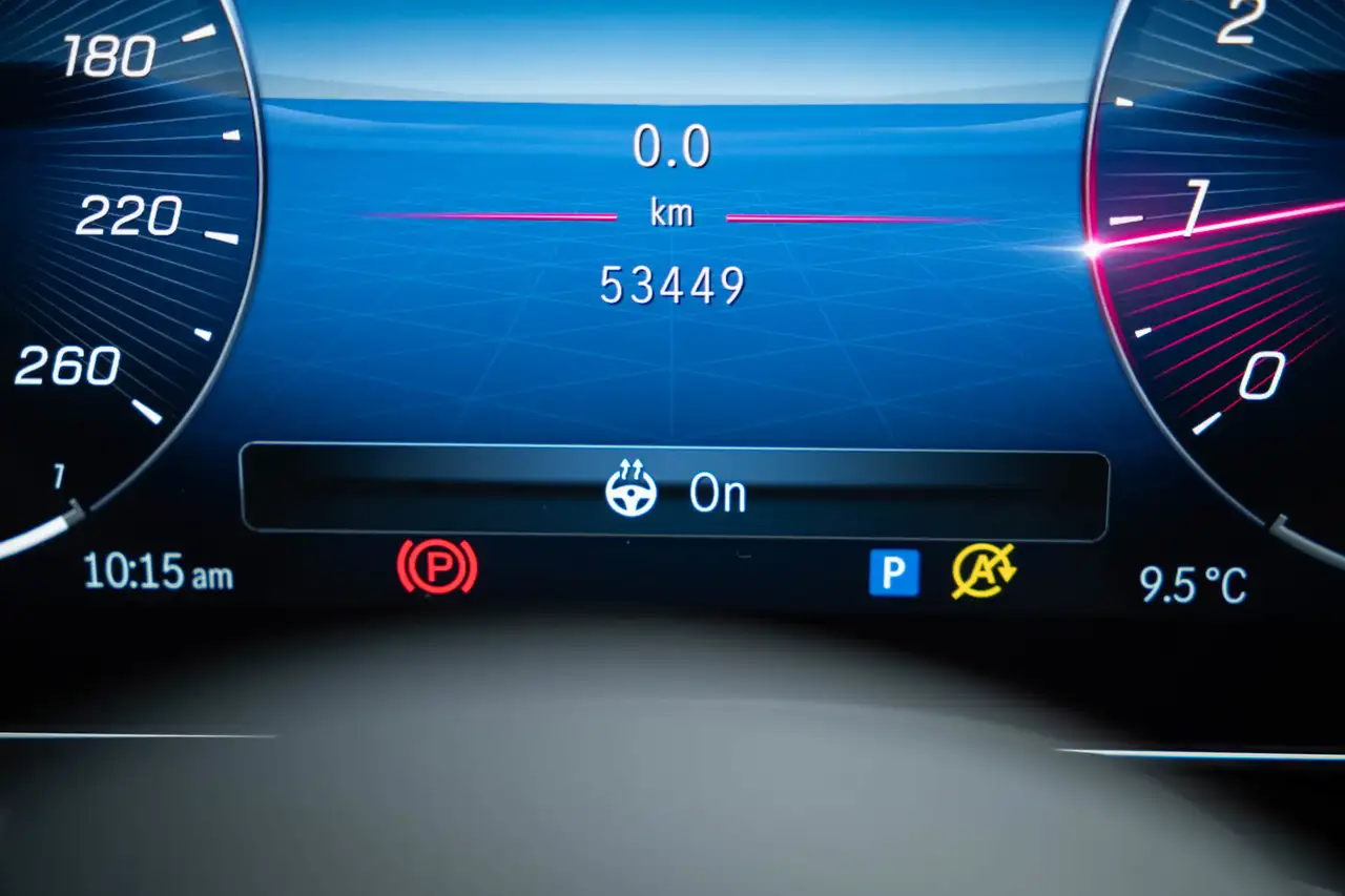 Mercedes-Benz GLC - Image 32