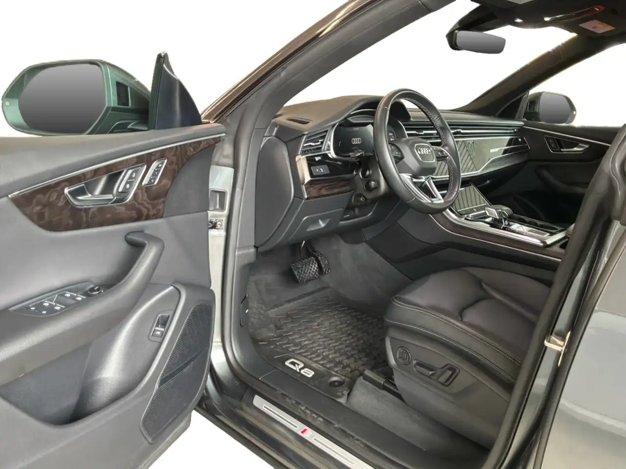 Audi Q8 - Image 9
