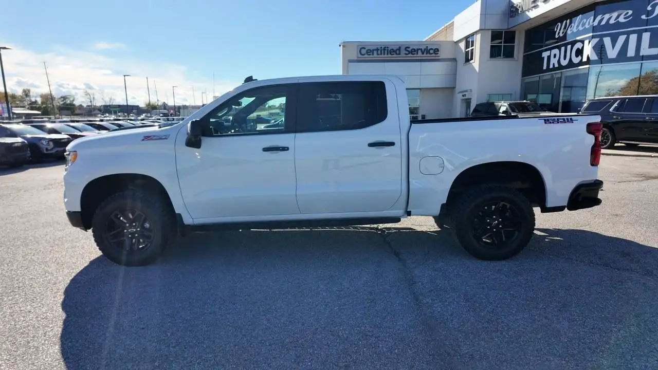 Chevrolet Silverado 1500 - Image 9